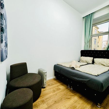 Cozy 9Br Shared Apartment, Only 12Min Walk To Augarten Bécs Kültér fotó