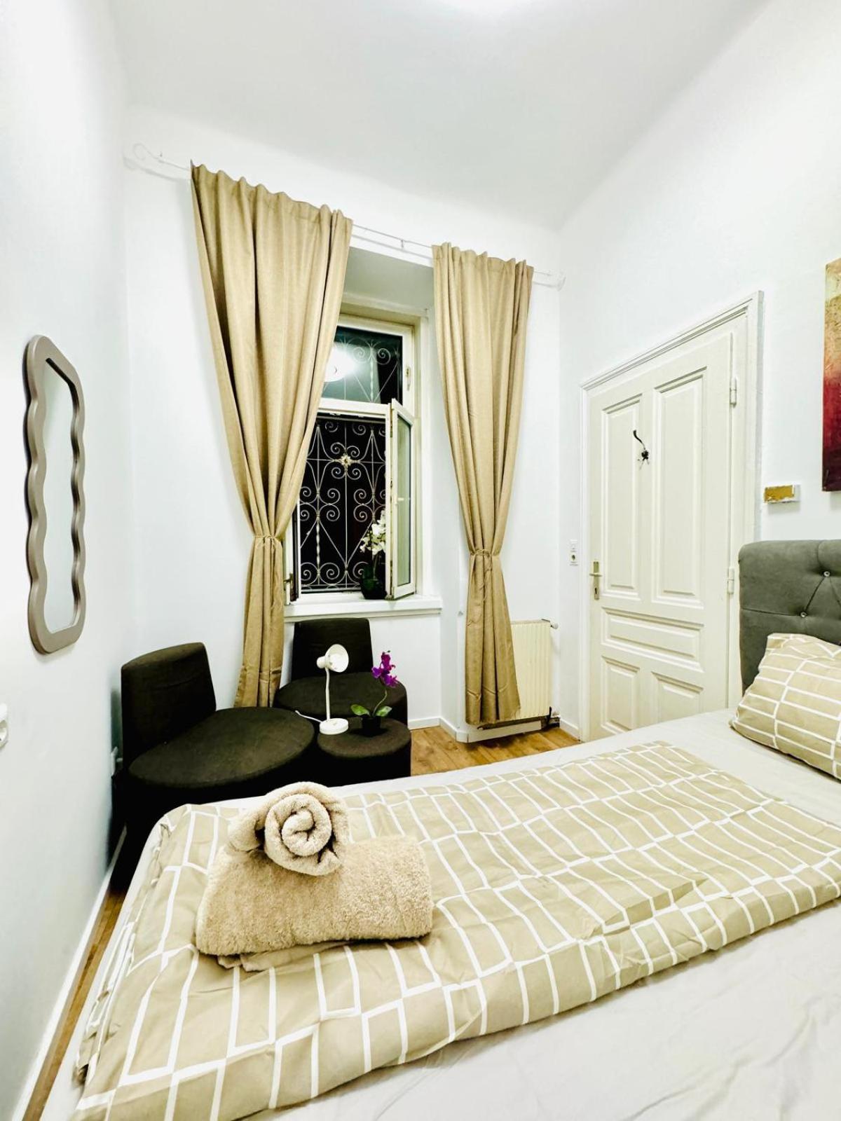 Cozy 9Br Shared Apartment, Only 12Min Walk To Augarten Bécs Kültér fotó