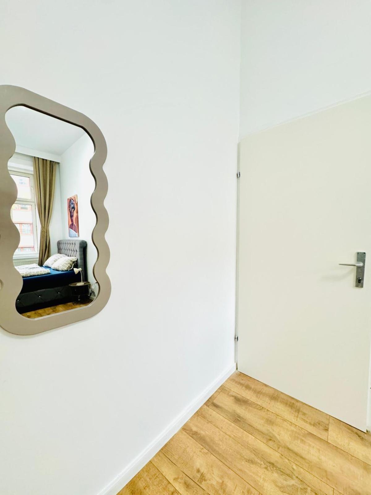 Cozy 9Br Shared Apartment, Only 12Min Walk To Augarten Bécs Kültér fotó