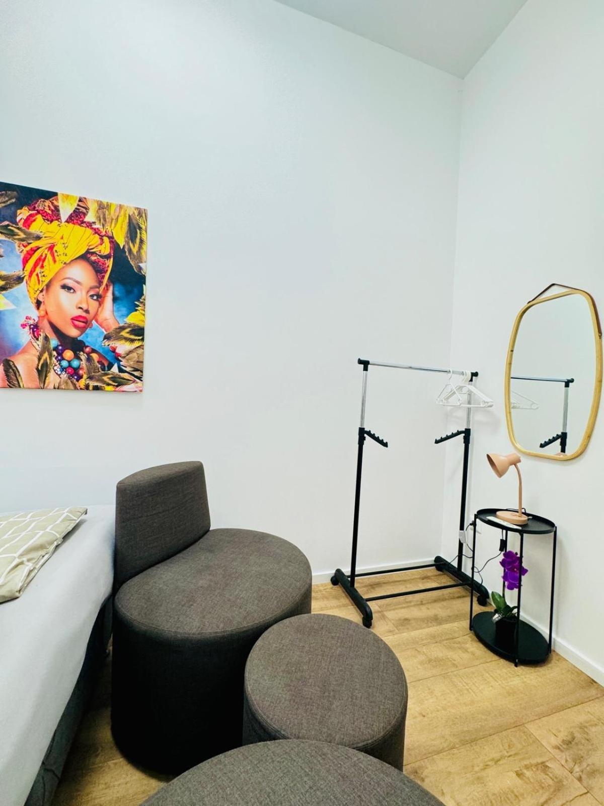 Cozy 9Br Shared Apartment, Only 12Min Walk To Augarten Bécs Kültér fotó