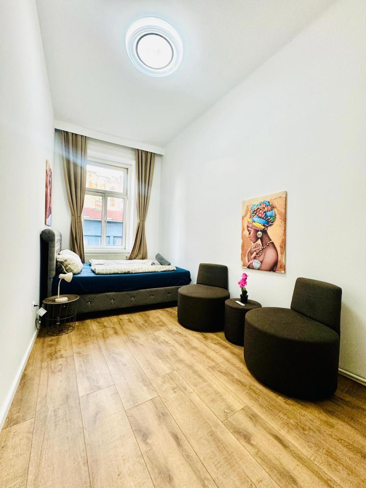 Cozy 9Br Shared Apartment, Only 12Min Walk To Augarten Bécs Kültér fotó