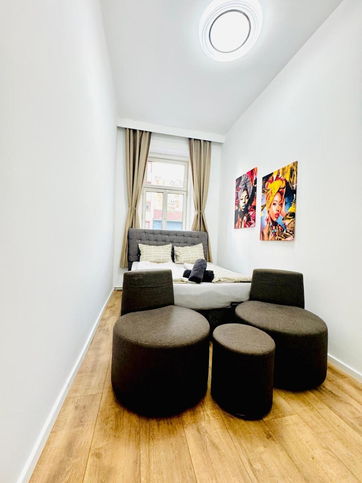 Cozy 9Br Shared Apartment, Only 12Min Walk To Augarten Bécs Kültér fotó