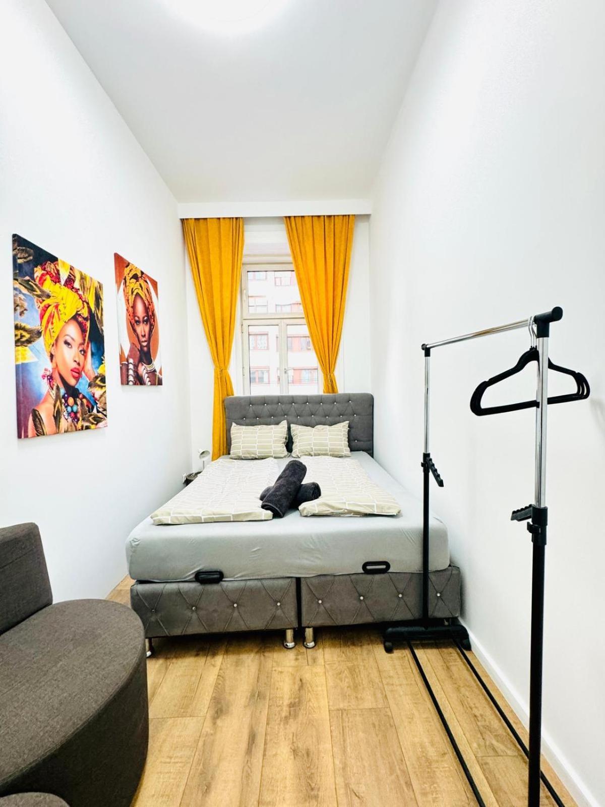 Cozy 9Br Shared Apartment, Only 12Min Walk To Augarten Bécs Kültér fotó