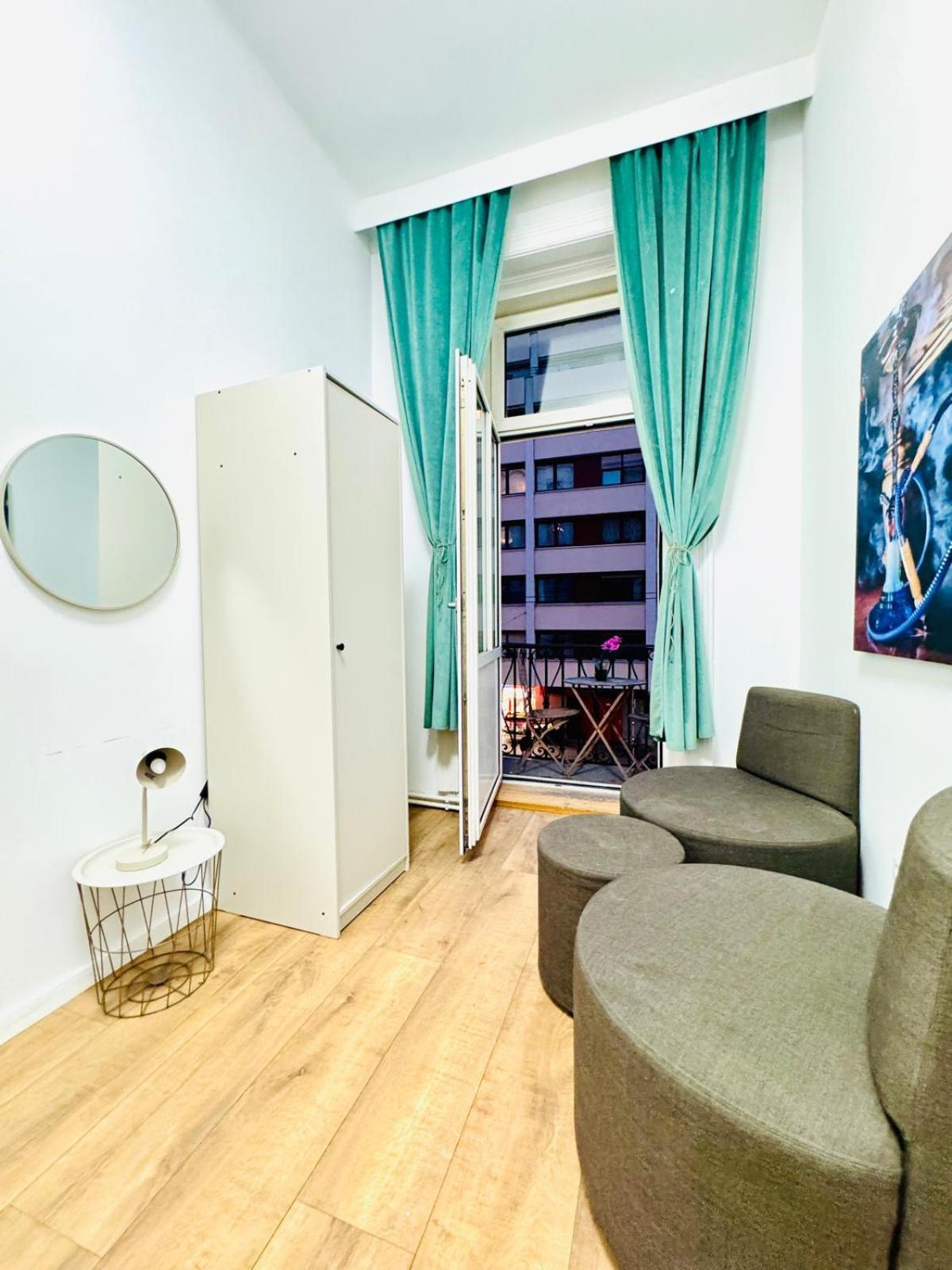 Cozy 9Br Shared Apartment, Only 12Min Walk To Augarten Bécs Kültér fotó