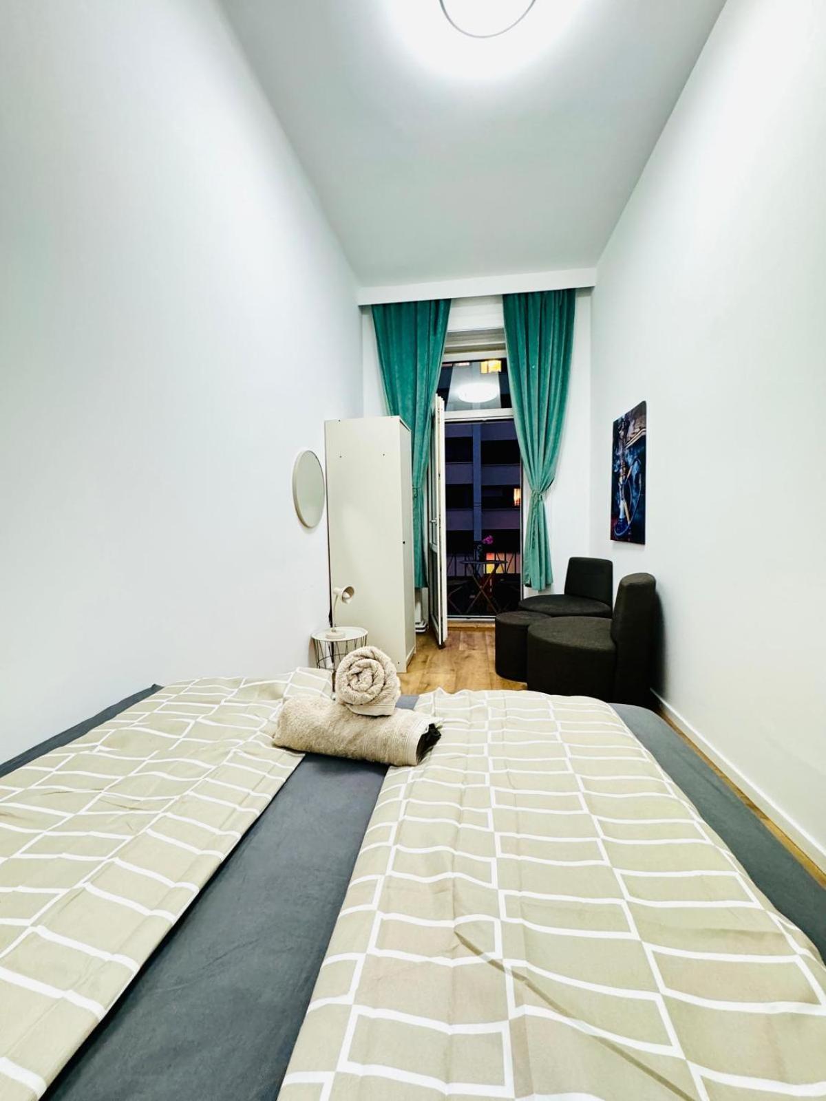Cozy 9Br Shared Apartment, Only 12Min Walk To Augarten Bécs Kültér fotó