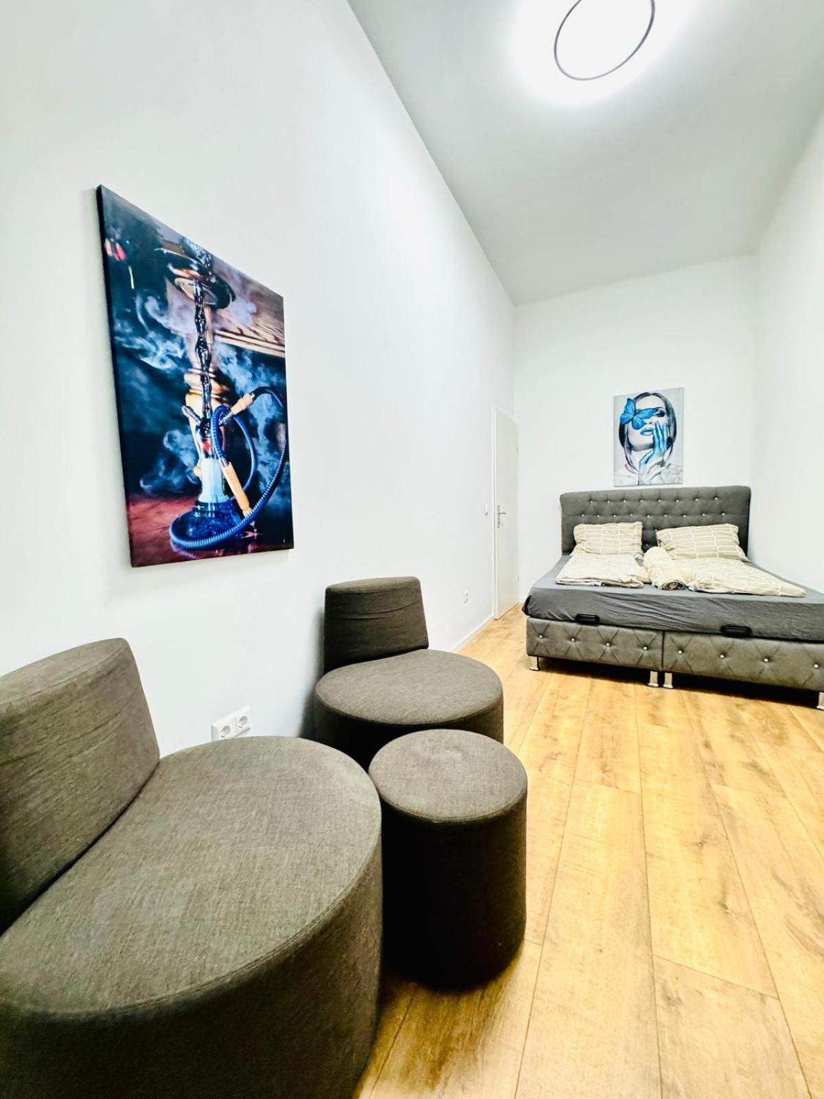 Cozy 9Br Shared Apartment, Only 12Min Walk To Augarten Bécs Kültér fotó