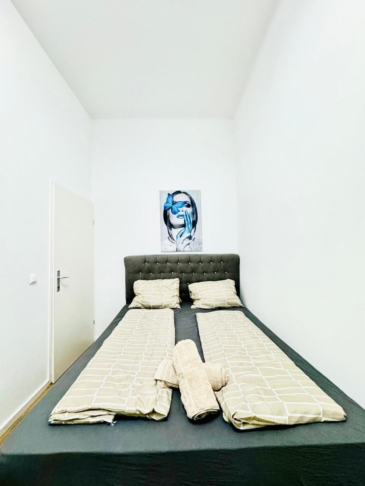 Cozy 9Br Shared Apartment, Only 12Min Walk To Augarten Bécs Kültér fotó