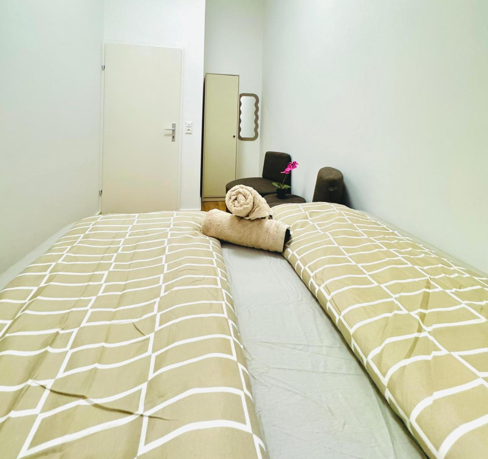 Cozy 9Br Shared Apartment, Only 12Min Walk To Augarten Bécs Kültér fotó