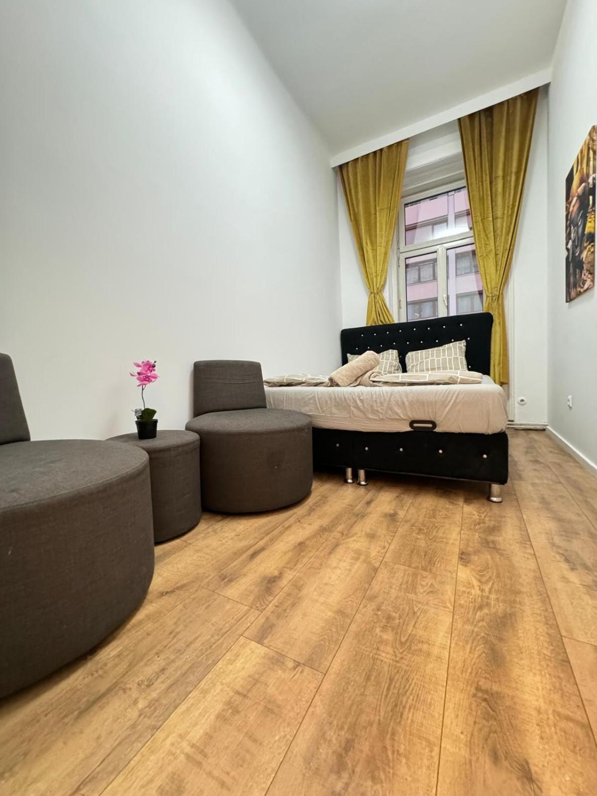 Cozy 9Br Shared Apartment, Only 12Min Walk To Augarten Bécs Kültér fotó