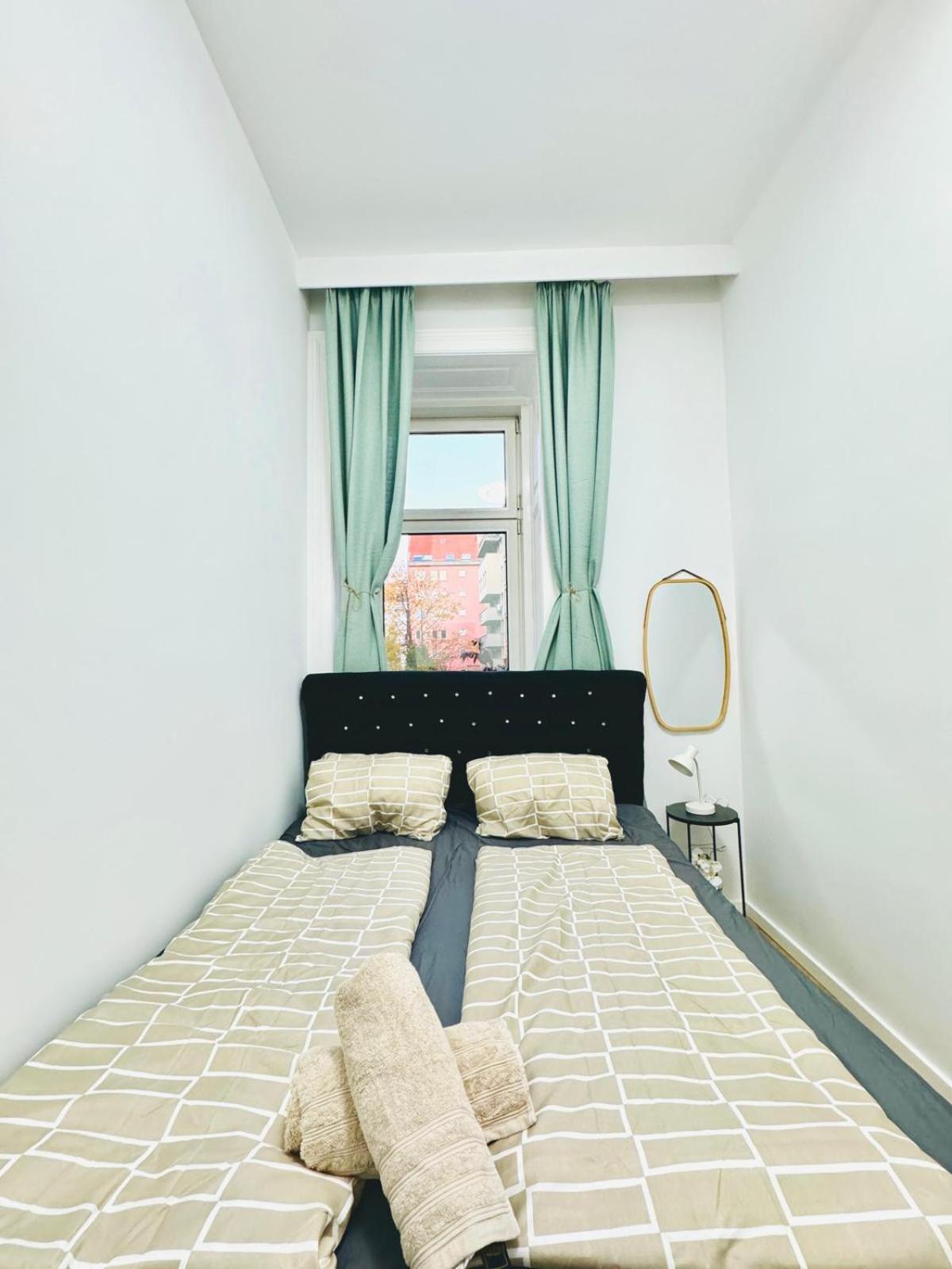 Cozy 9Br Shared Apartment, Only 12Min Walk To Augarten Bécs Kültér fotó