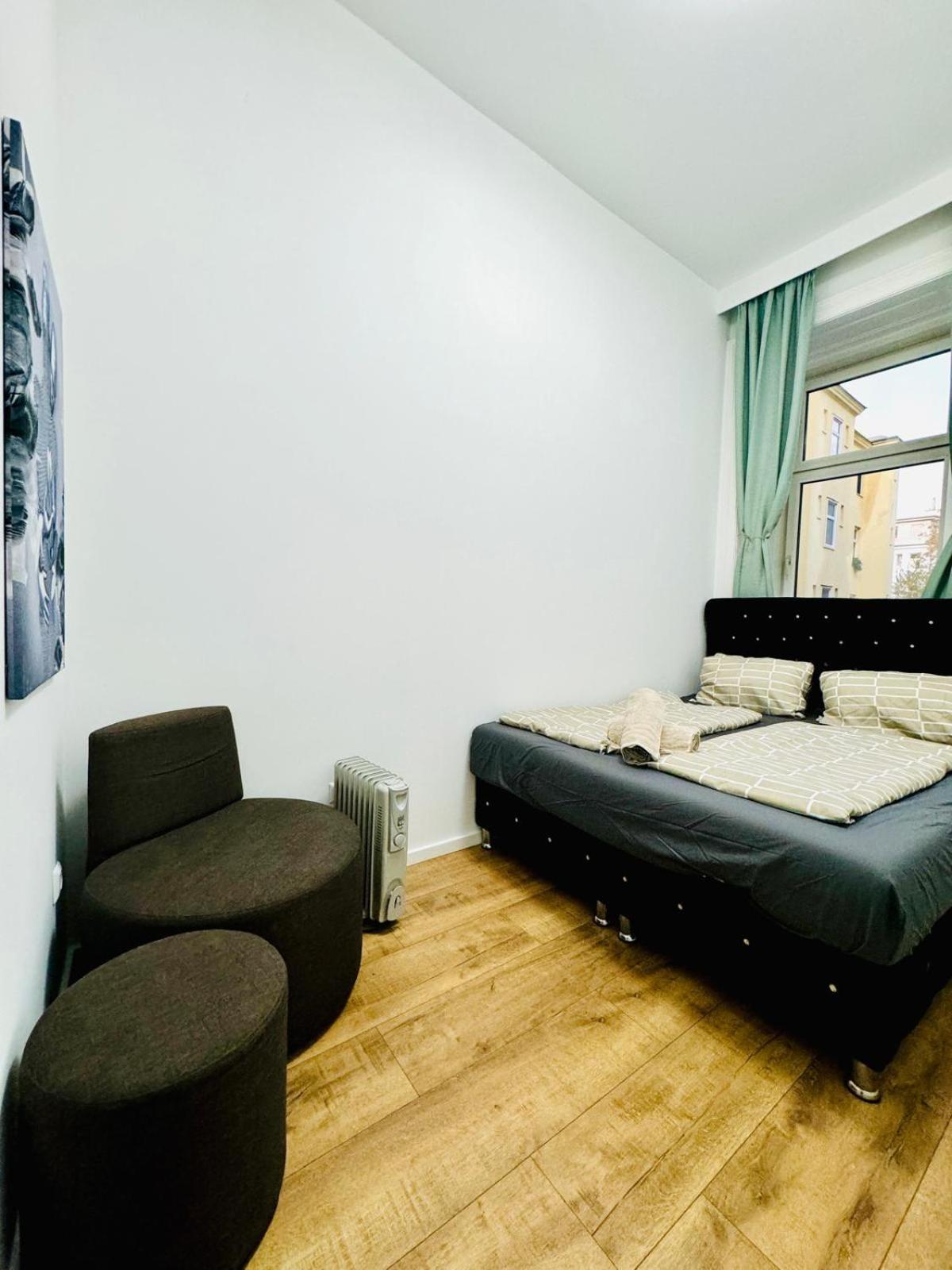 Cozy 9Br Shared Apartment, Only 12Min Walk To Augarten Bécs Kültér fotó